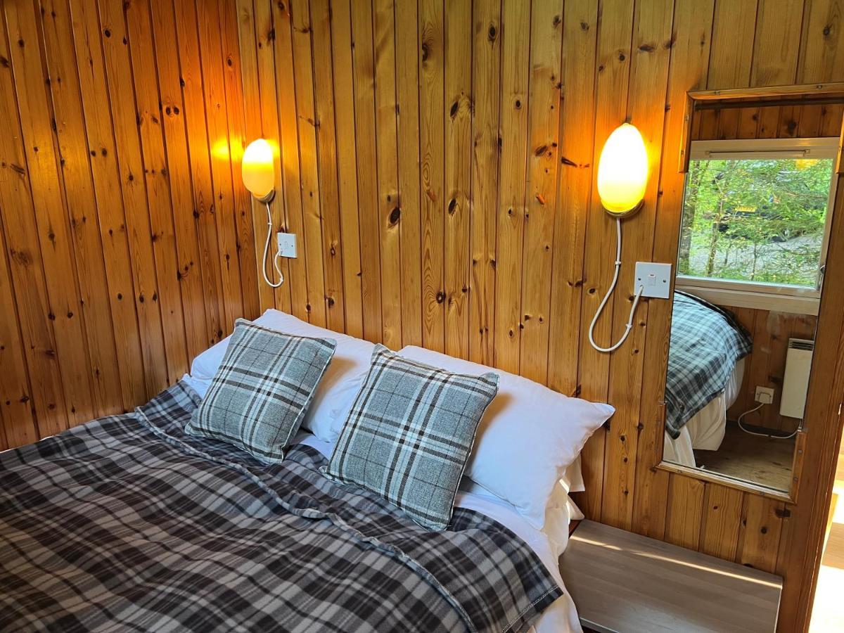 Loch Aweside Forest Cabins Dalavich Esterno foto